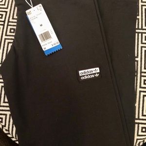 SOLD Adidas women’s legging